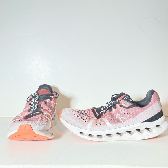 On Running Women's Cloudsurfer Size 10 - Picture 1 of 8